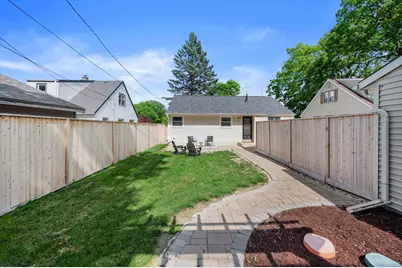 107 N 92nd St, Milwaukee, WI 53226 - Photo 24