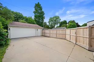 107 N 92nd St, Milwaukee, WI 53226 - Photo 26