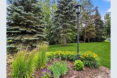 13050 W Bluemound Rd #203, Elm Grove, WI 53122 - Photo 24