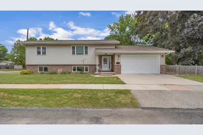 1520  Columbia Ave, Oshkosh, WI 54901 - Photo 1