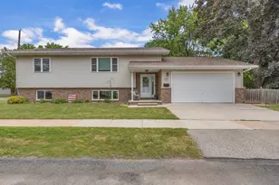1520 Columbia Ave, Oshkosh, WI 54901 - Photo 1
