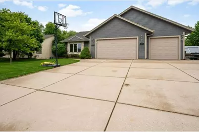 203  Jenna Ct, Watertown, WI 53098 - Photo 2