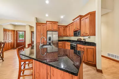 534  Garden Prairie Dr #7, Waukesha, WI 53186 - Photo 12