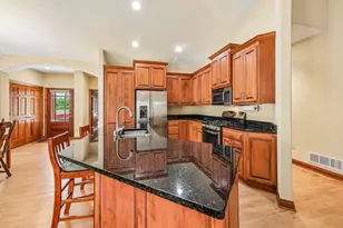 534 Garden Prairie Dr, Waukesha, WI 53186 - Photo 12