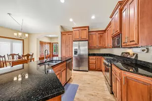 534 Garden Prairie Dr, Waukesha, WI 53186 - Photo 16