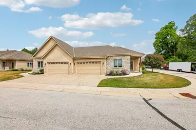 534  Garden Prairie Dr #7, Waukesha, WI 53186 - Photo 6