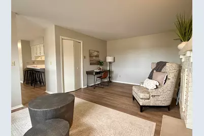 975  Manor Dr #83, Neenah, WI 54956 - Photo 4