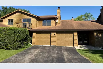 975  Manor Dr #83, Neenah, WI 54956 - Photo 1