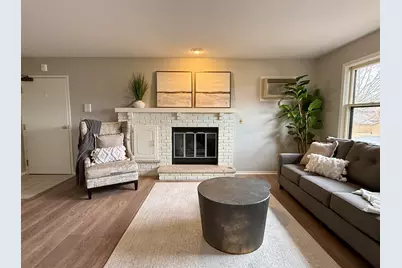 975  Manor Dr #83, Neenah, WI 54956 - Photo 2