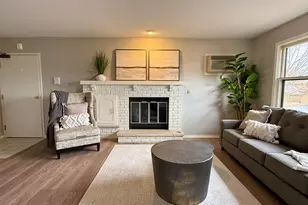 975 Manor Dr, Neenah, WI 54956 - Photo 2