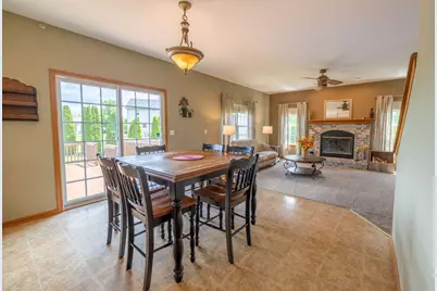 934  Cascade Cir, Hartford, WI 53027 - Photo 36