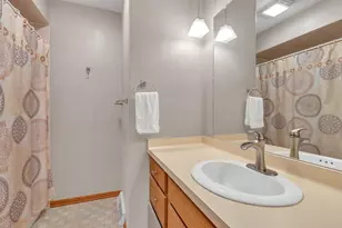 1160 W 19th Ave, Oshkosh, WI 54902 - Photo 14