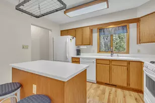 1160 W 19th Ave, Oshkosh, WI 54902 - Photo 6