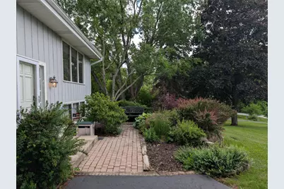 631  Jordan Cir, Richfield, WI 53017 - Photo 2
