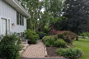 631 Jordan Cir, Richfield, WI 53017 - Photo 2