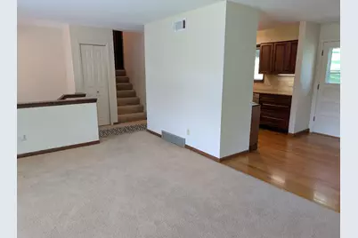 631  Jordan Cir, Richfield, WI 53017 - Photo 8