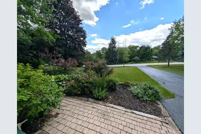 631  Jordan Cir, Richfield, WI 53017 - Photo 4