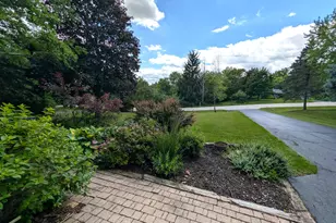 631 Jordan Cir, Richfield, WI 53017 - Photo 4