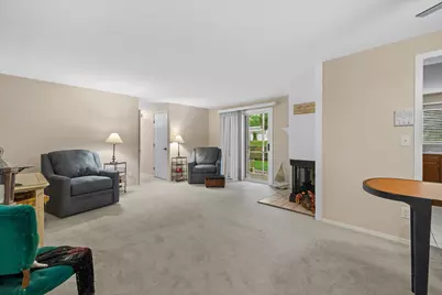 950  Woodridge Ct #5B, Lake Geneva, WI 53147 - Photo 2