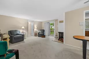 950 Woodridge Ct, Lake Geneva, WI 53147 - Photo 2