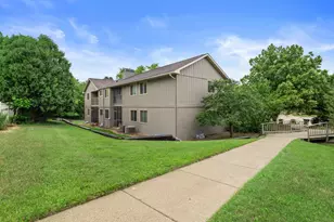 950 Woodridge Ct, Lake Geneva, WI 53147 - Photo 26