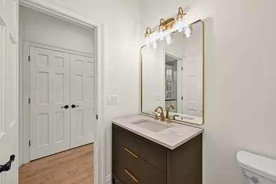 2146 W Columbia Dr, Mequon, WI 53092 - Photo 22