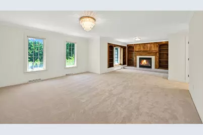 2146 W Columbia Dr, Mequon, WI 53092 - Photo 24