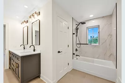 2146 W Columbia Dr, Mequon, WI 53092 - Photo 34
