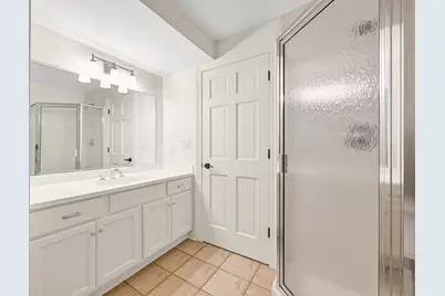 2146 W Columbia Dr, Mequon, WI 53092 - Photo 46