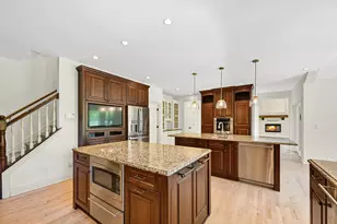 2146 W Columbia Dr, Mequon, WI 53092 - Photo 14
