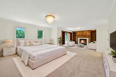 2146 W Columbia Dr, Mequon, WI 53092 - Photo 24