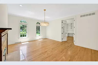 2146 W Columbia Dr, Mequon, WI 53092 - Photo 38
