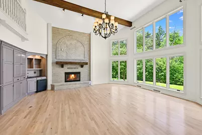 2146 W Columbia Dr, Mequon, WI 53092 - Photo 8