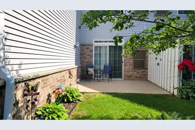 W197N17086  Stonewall Dr, Jackson, WI 53037 - Photo 4