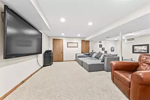 123 W Glenview Ct, Mequon, WI 53092 - Photo 28