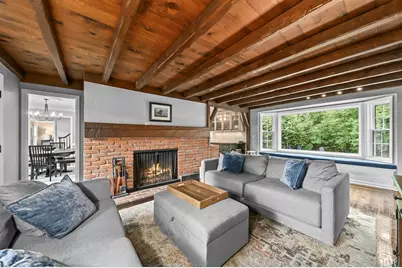 123 W Glenview Ct, Mequon, WI 53092 - Photo 8