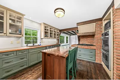 123 W Glenview Ct, Mequon, WI 53092 - Photo 10
