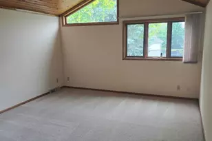 W157N11457 Hilbert Ln, Germantown, WI 53022 - Photo 12