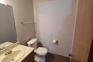 W157N11457 Hilbert Ln, Germantown, WI 53022 - Photo 10