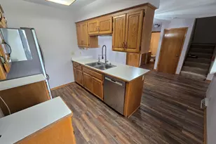 W157N11457 Hilbert Ln, Germantown, WI 53022 - Photo 4