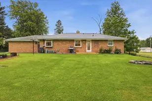 21204 Northcape St, Racine, WI 53182 - Photo 2