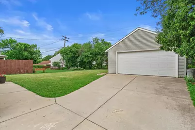 4342  Glenway St, Wauwatosa, WI 53222 - Photo 4