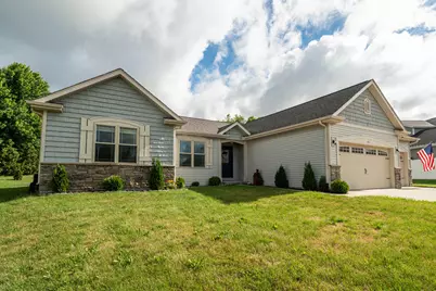 333  Nature Pl, Johnson Creek, WI 53038 - Photo 2