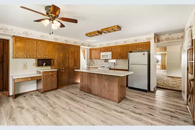 19272 W Coffee Rd, New Berlin, WI 53146 - Photo 8