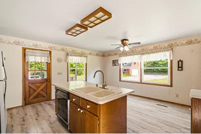 19272 W Coffee Rd, New Berlin, WI 53146 - Photo 6