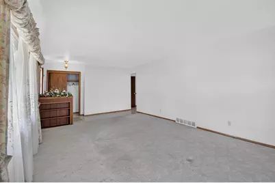 3168  Wheelock Dr, Racine, WI 53405 - Photo 4