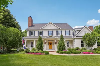 191  Fieldstone Rd, Delafield, WI 53018 - Photo 1