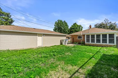 7024 W Lakefield Dr, Milwaukee, WI 53219 - Photo 30