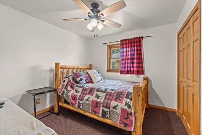 7024 W Lakefield Dr, Milwaukee, WI 53219 - Photo 16