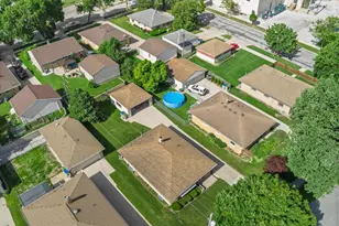 7024 W Lakefield Dr, Milwaukee, WI 53219 - Photo 38